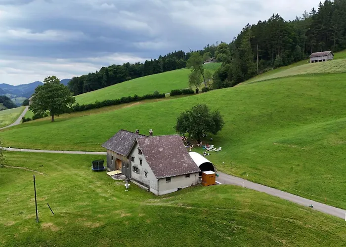 مزرعة للإقامة Braekerhaus Toggenburg